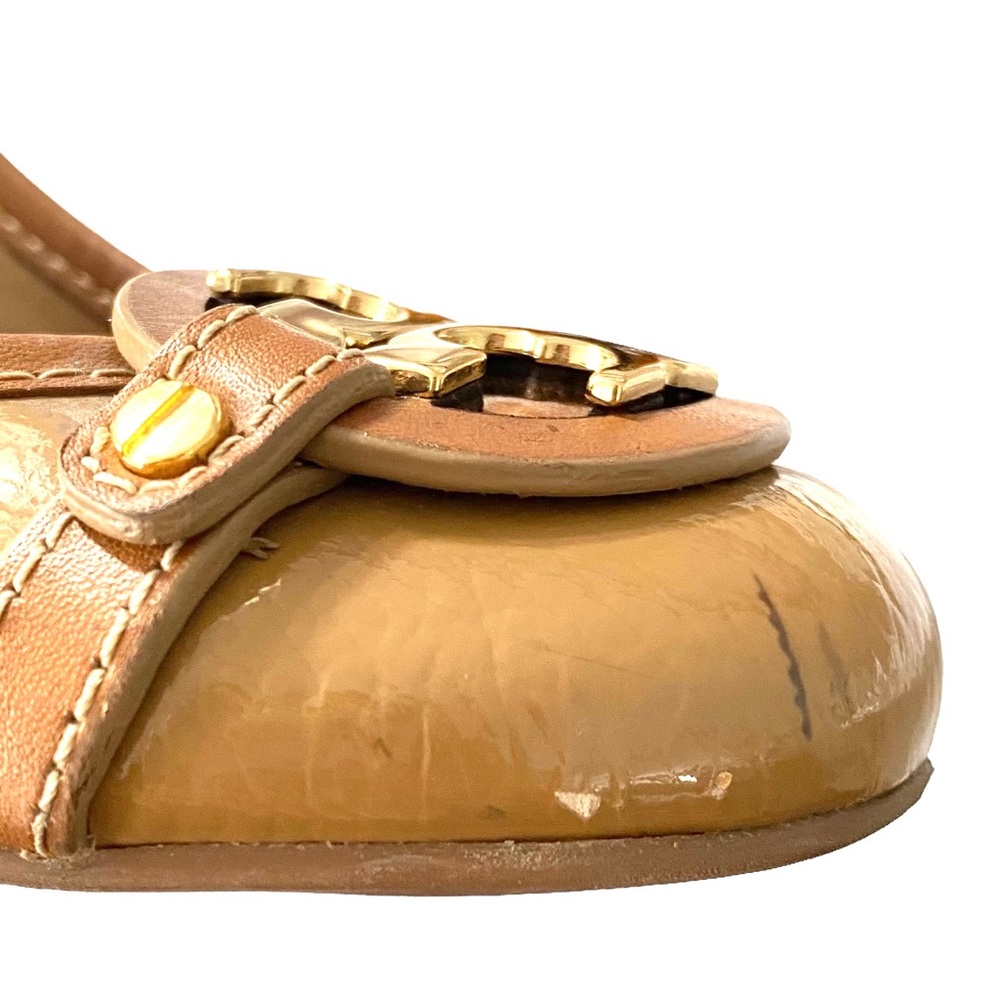 Tory Burch Aaden Gold Medallion Tan Patent Leather Mid-Heel Logo Heel Pumps 8M - Picture 11 of 12